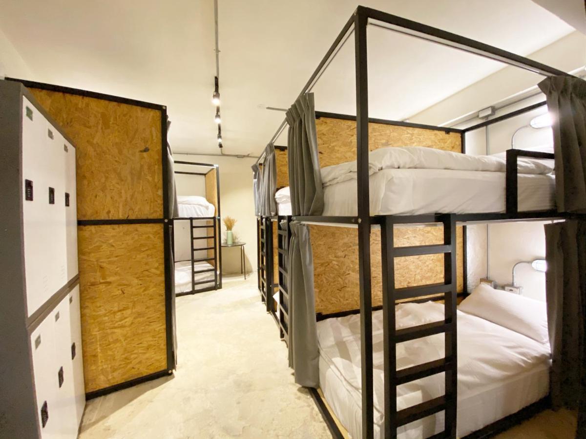 FengJia Living Lab Hostel Taichung Exterior foto